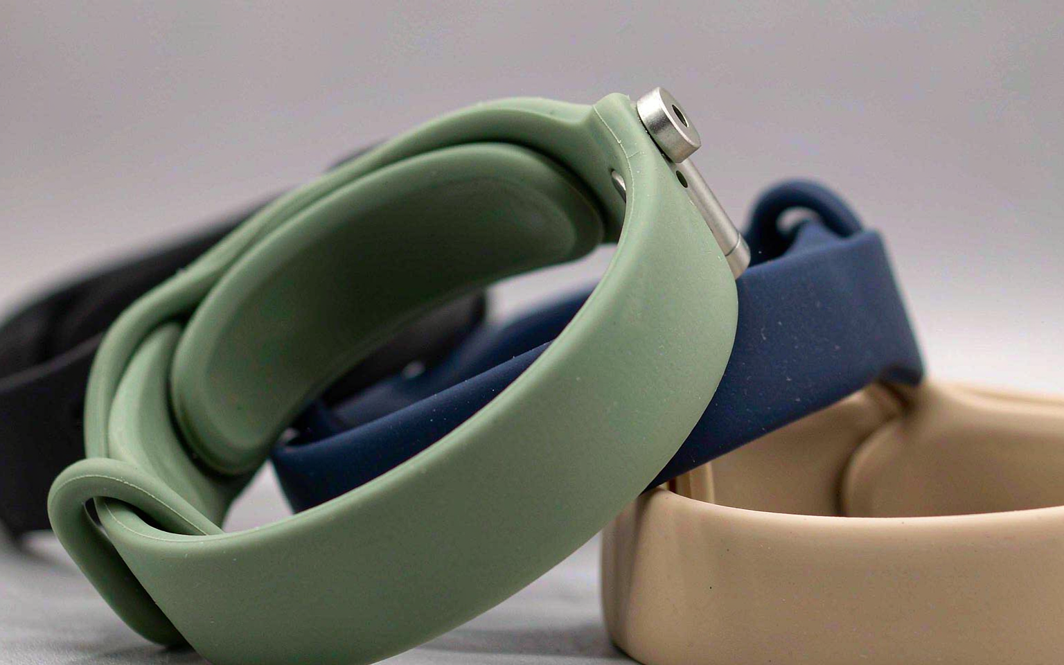 Smartwatch Bands: Solving Sweat Irritation & Color Fade for a EU Brand